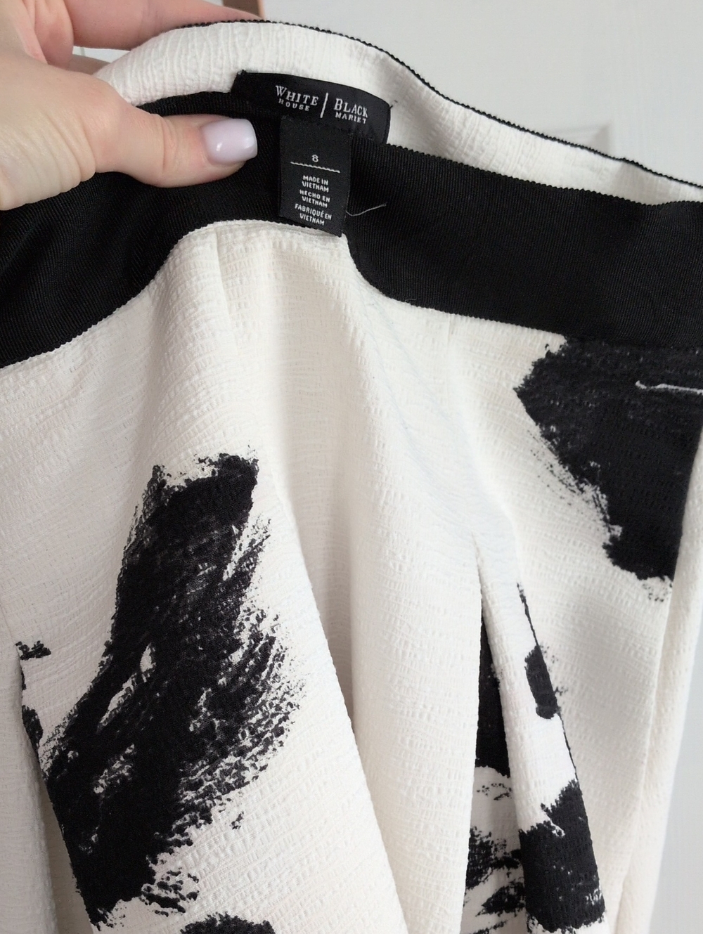 White House Black Market Black & White Brushstroke Skirt